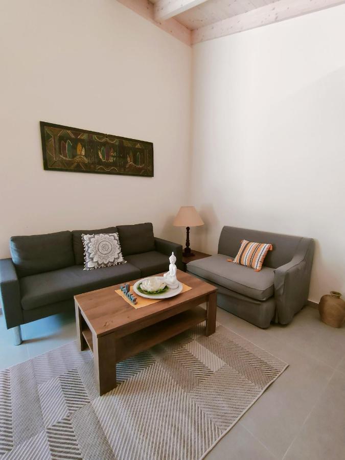 The Old Stables Apartment Vatos Ngoại thất bức ảnh